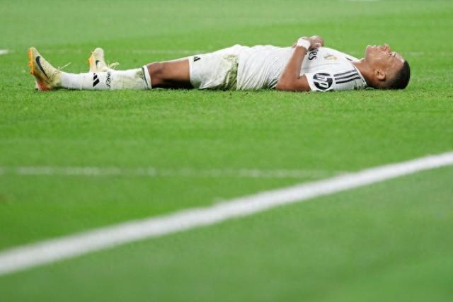 米兰vs萨索洛全场数据：控球率58-42，射门10-5（米兰与萨索洛全场统计：控球58%比42%，射门10比5）