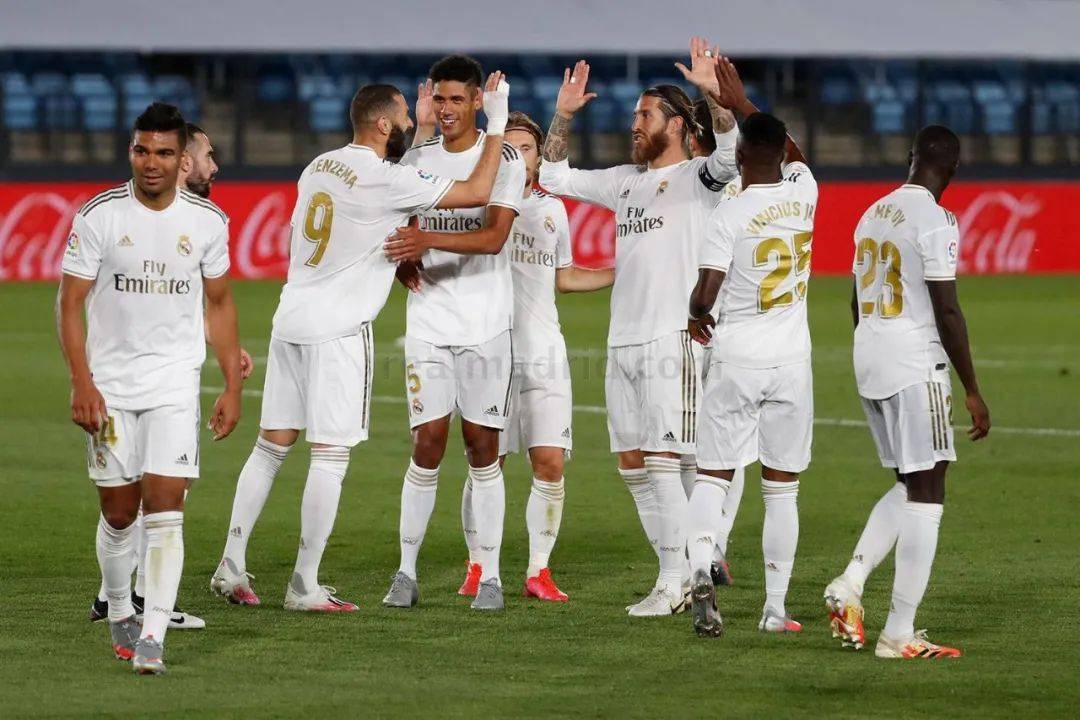 和双小外配合来电！王哲林：主动适应他们球路，慢慢寻找配合感觉