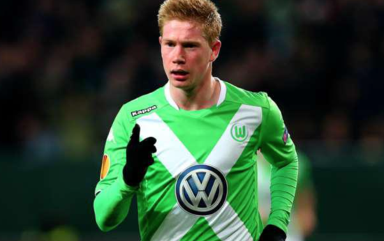 埃基蒂克成为西塞后首位为利物浦单场联赛打入2球的法国球员