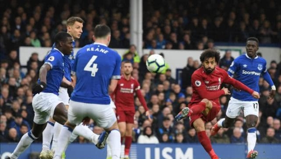 普拉蒂尼等尤文传奇与一线队见面，并参观海瑟尔惨案纪念碑